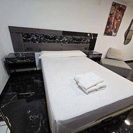 Apartamentos Benidorm Black المظهر الخارجي الصورة