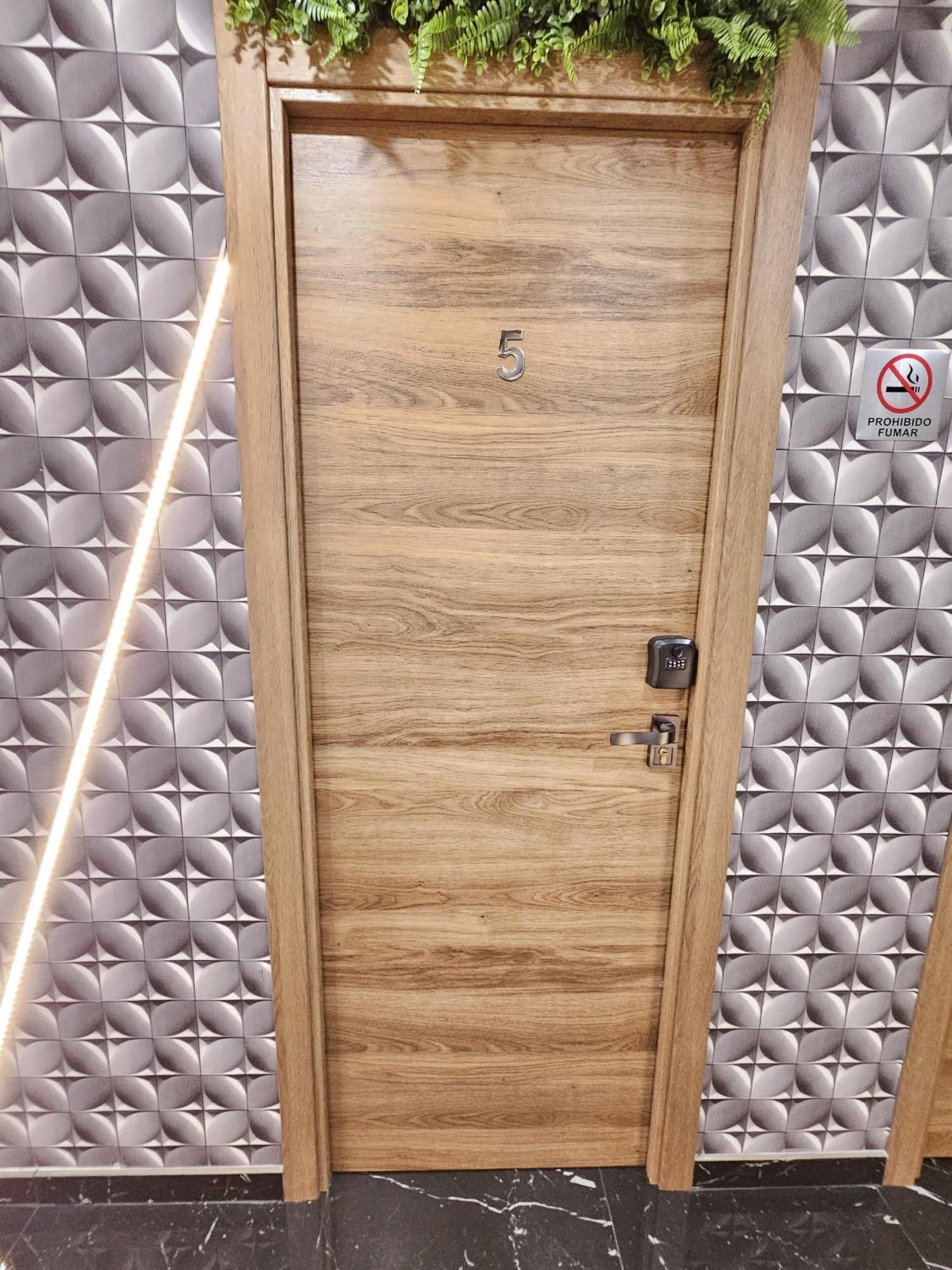 Apartamentos Benidorm Black المظهر الخارجي الصورة